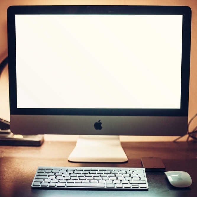 apple-desk-office-technology